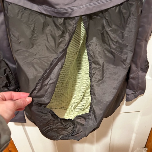 Lululemon wind breaker Super Tracker jacket. - Picture 4 of 10